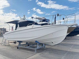 ヤンマー シャフト船 EX28C 4LV250J R4年式 の写真1枚目