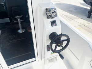 ヤンマー シャフト船 EX28C 4LV250J R4年式 の写真12枚目