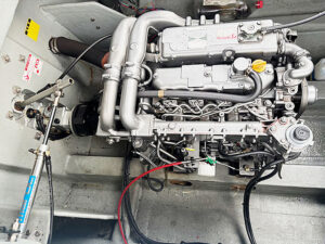 中古艇 ヤンマー DE26GZ の写真13枚目