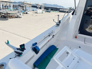 ヤマハDFR33トモ左舷トップレール