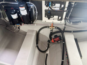 ヤマハDFR33機関室(2)