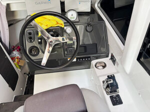 ヤマハDFR33キャビン内(6)