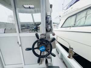 ヤンマー 中古艇 DE28 2箇所操舵 2ステーション
