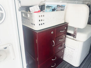 ヤンマー 中古艇 EX38 キャビン内 室内 家具 棚